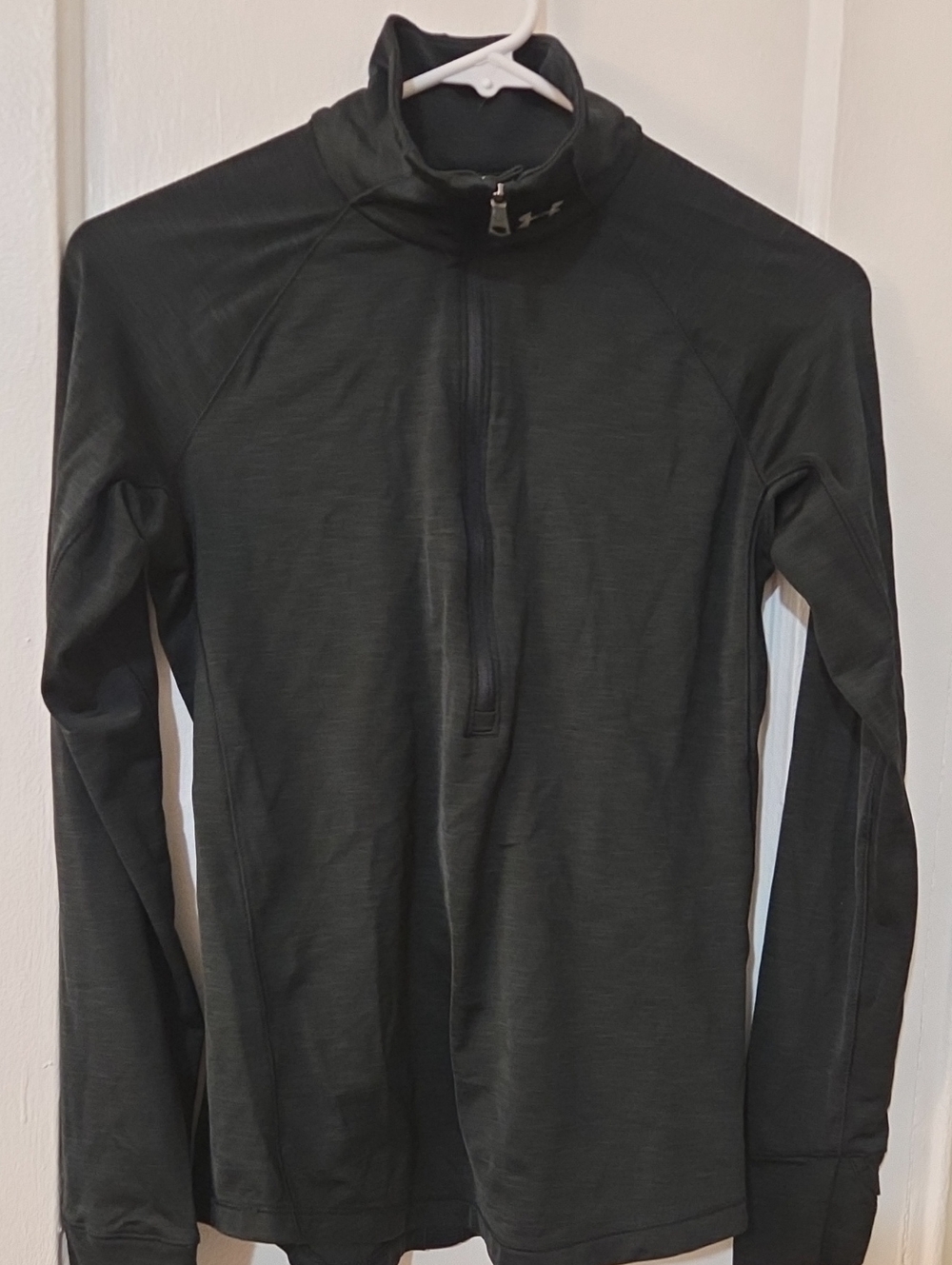 Under Armour Women's Black Quarter-Zip Performance Base Layer Small Top